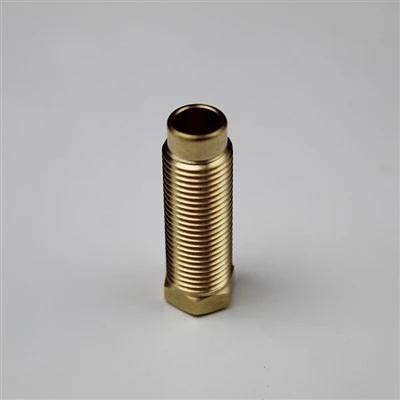Conector de grifo de latón